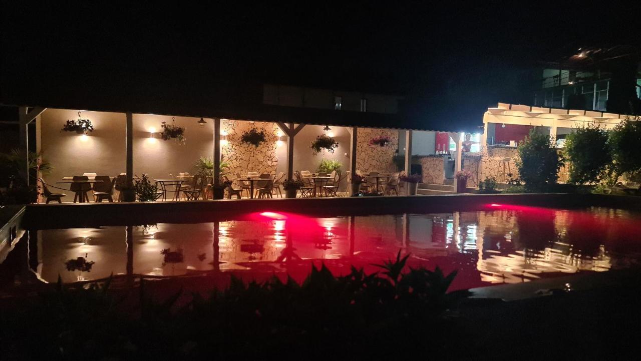 Hotel Casa Wanted Orszowa Zewnętrze zdjęcie
