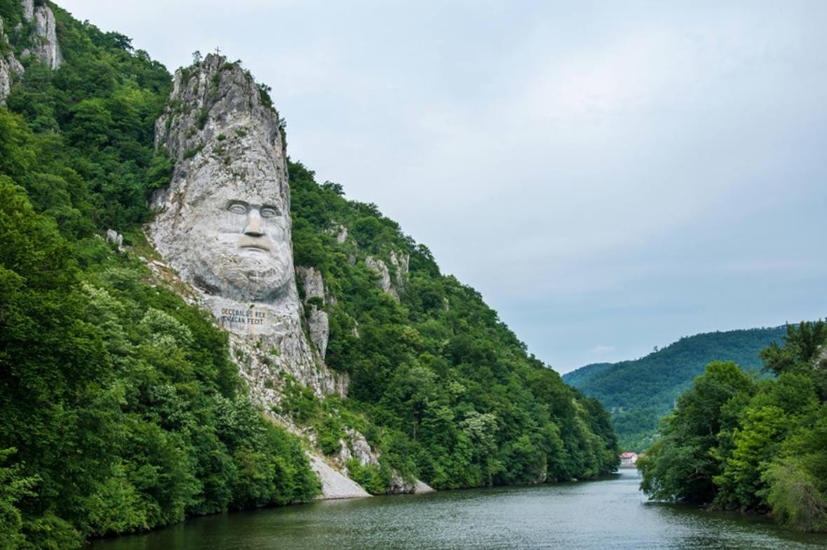 Hotel Casa Wanted Orszowa Zewnętrze zdjęcie