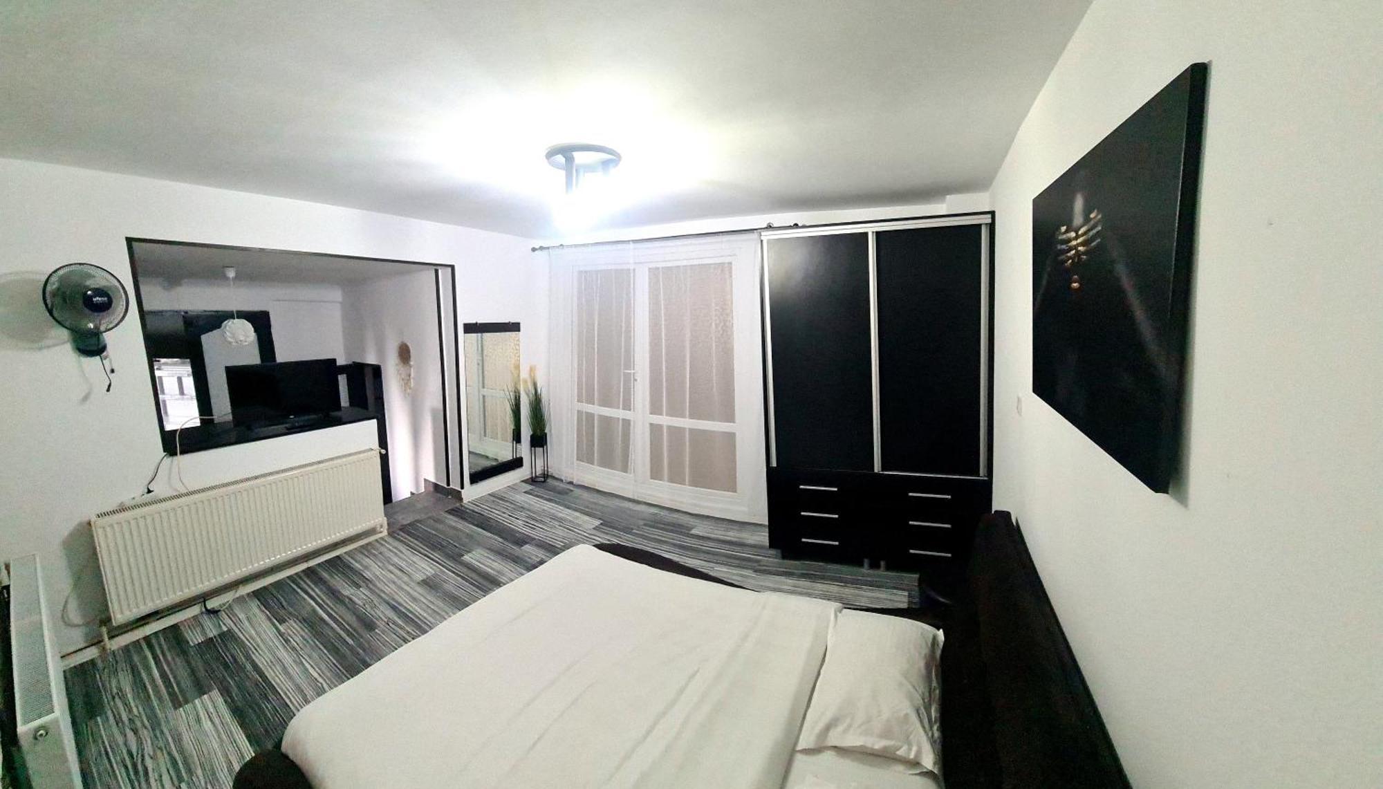 Hotel Casa Wanted Orszowa Zewnętrze zdjęcie