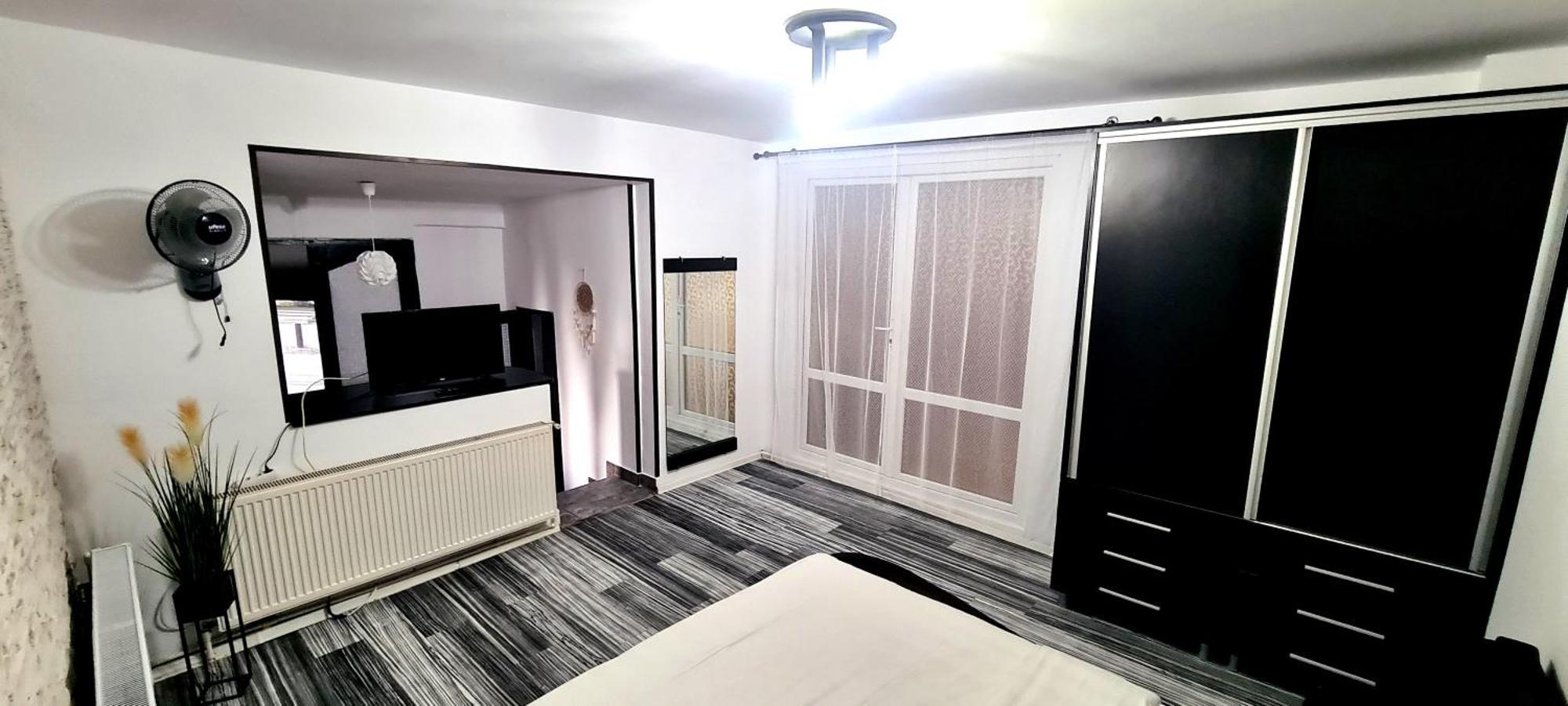 Hotel Casa Wanted Orszowa Zewnętrze zdjęcie