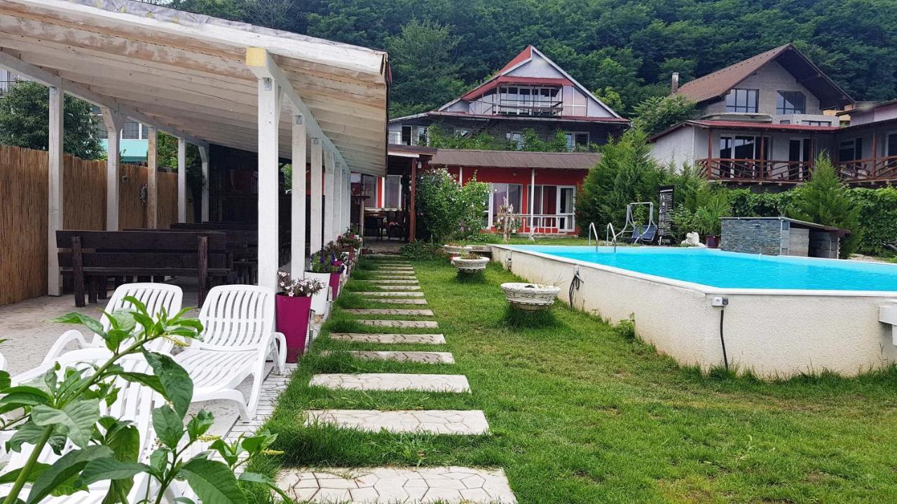 Hotel Casa Wanted Orszowa Zewnętrze zdjęcie