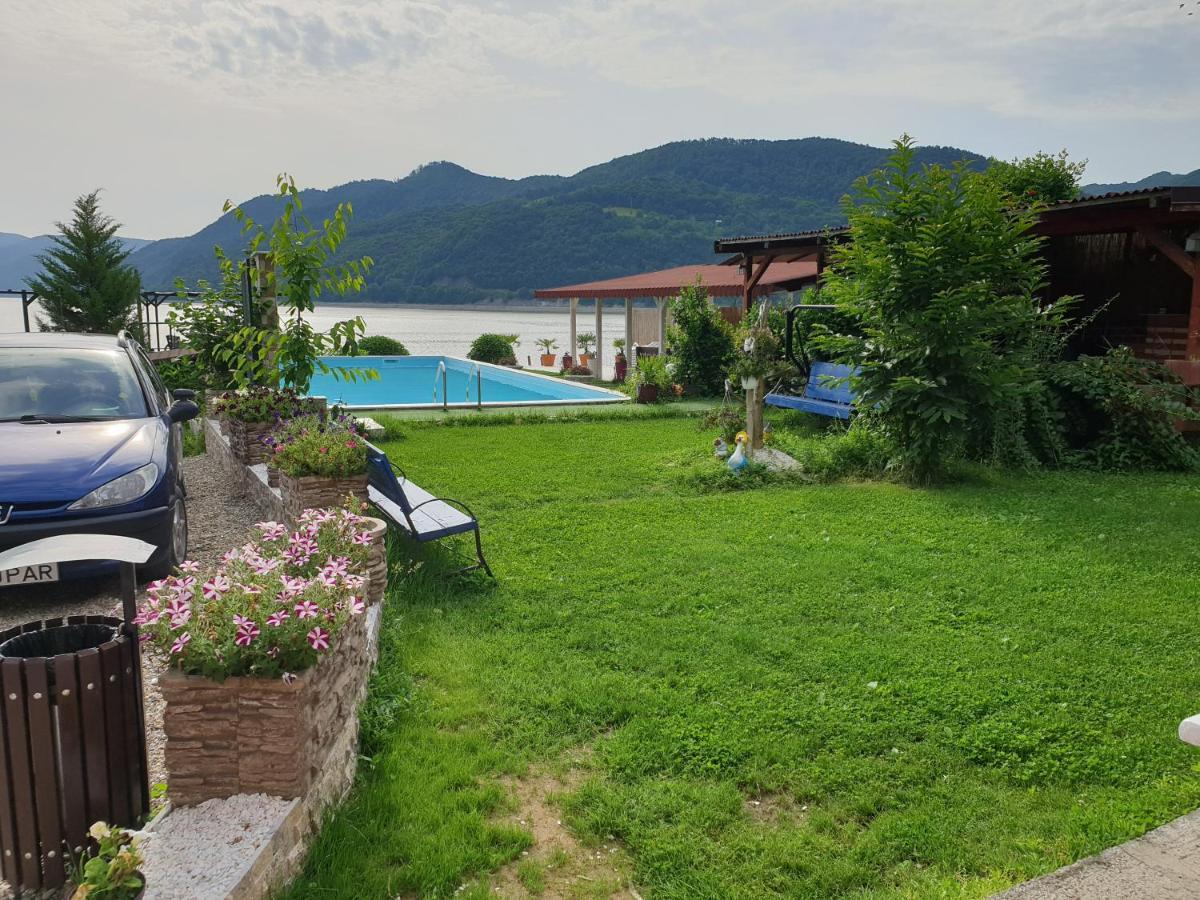 Hotel Casa Wanted Orszowa Zewnętrze zdjęcie