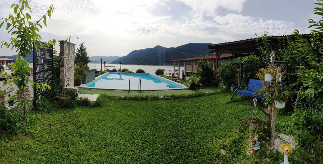 Hotel Casa Wanted Orszowa Zewnętrze zdjęcie